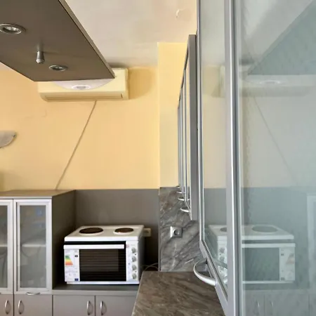 Private One-bedroom With Balcony In By Flat Mаnаger Апартамент Созопол