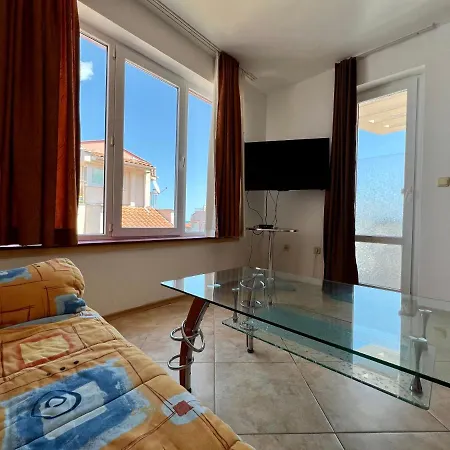Private One-bedroom With Balcony In By Flat Mаnаger Apartment Sozopol