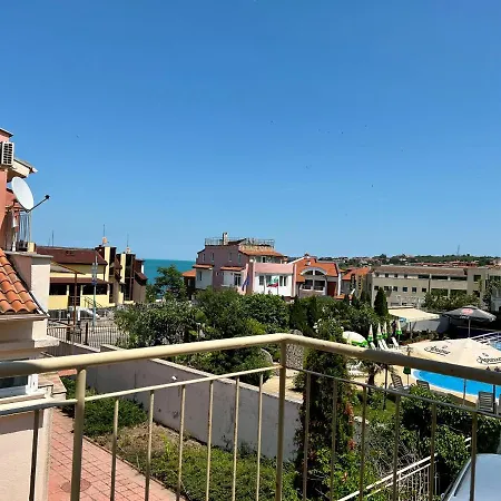 Апартамент Private One-bedroom With Balcony In By Flat Mаnаger