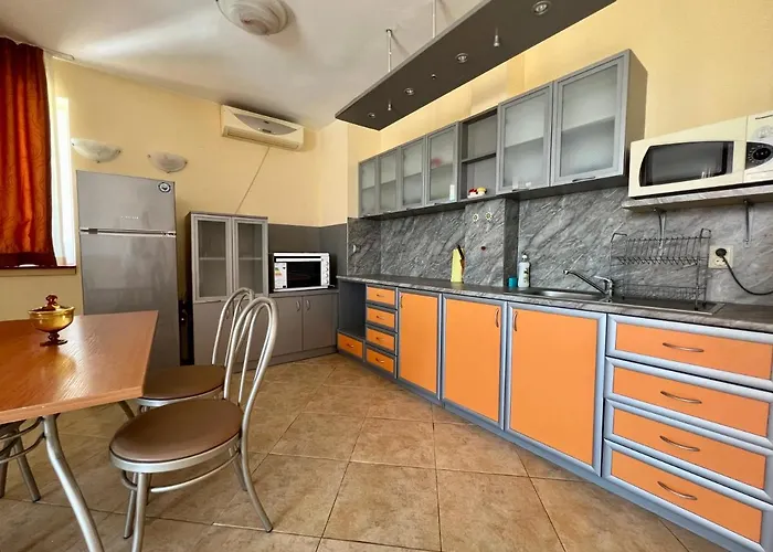 Private One-bedroom With Balcony In By Flat Mаnаger