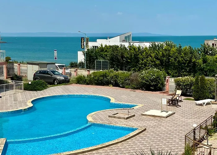 Private One-bedroom With Balcony In By Flat Mаnаger Апартамент Созопол