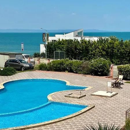 Private One-bedroom With Balcony In By Flat Mаnаger Lägenhet Sozopol