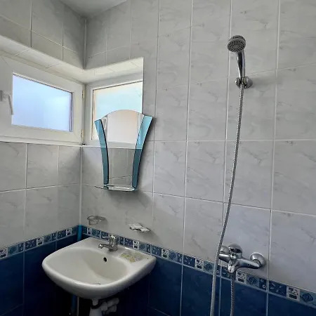 Lägenhet Private One-bedroom With Balcony In By Flat Mаnаger